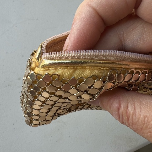 VINTAGE Gold Mesh Coin Purse With Zipper Small - Picture 2 of 4